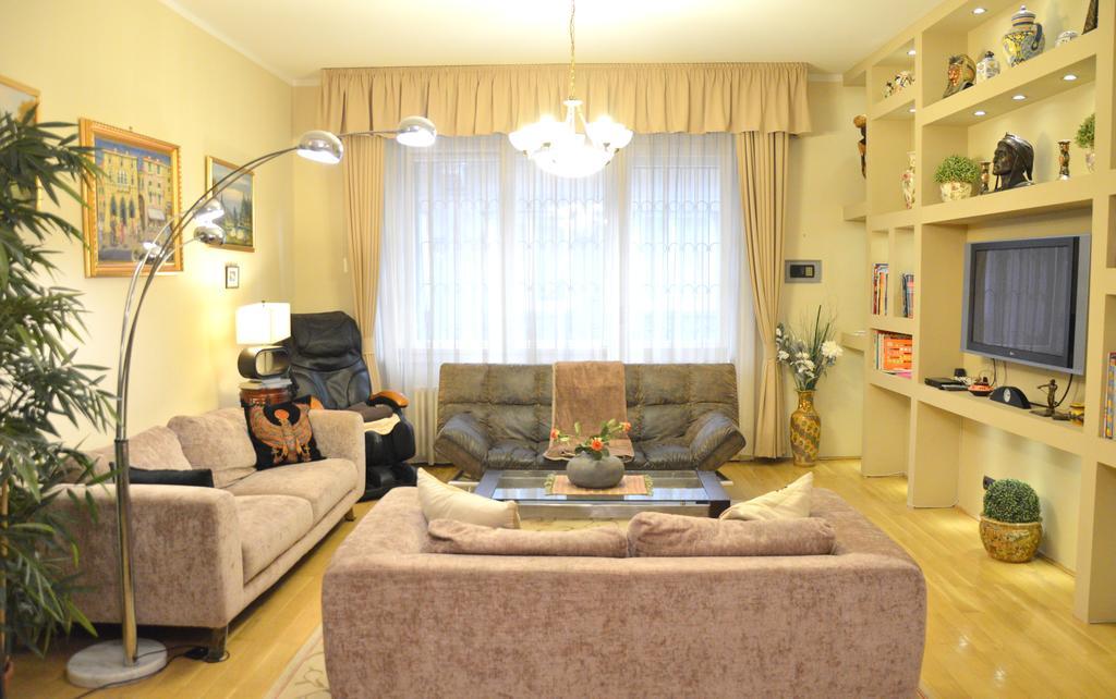 Appartamento Classic Flat At Basilica Budapest Esterno foto